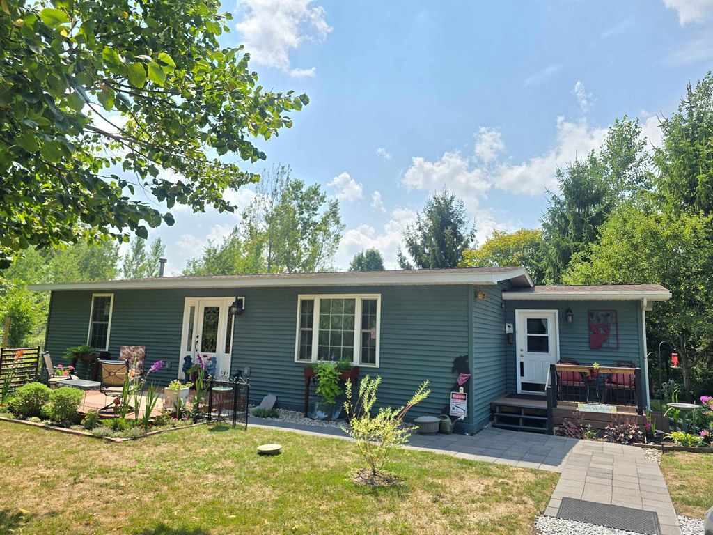 1829 Bullock Road, Bay City, MI 48708