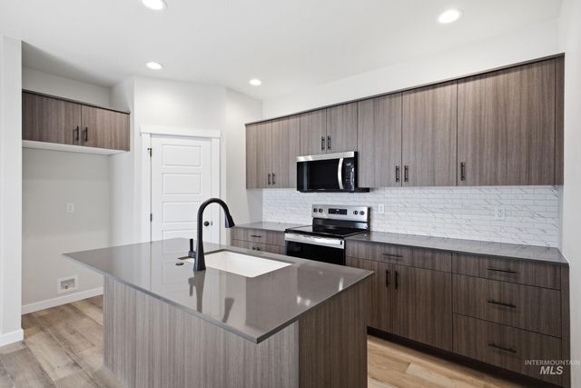 3077 E Mossy Creek Dr, Kuna, ID 83634