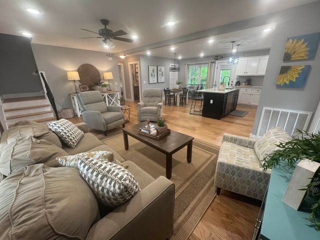 127 SYCAMORE ST, Adamsville, TN 38310
