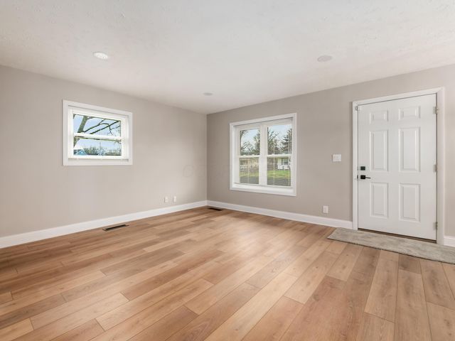 7238 Saratoga Avenue, Reynoldsburg, OH 43068