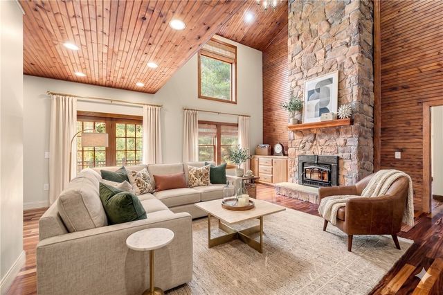 900 South Road, East Greenwich, RI 02818