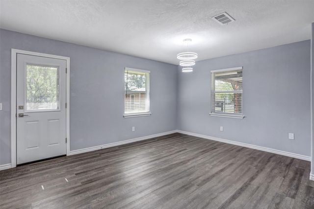 1708 Woodcrest DR, Granite Shoals, TX 78654