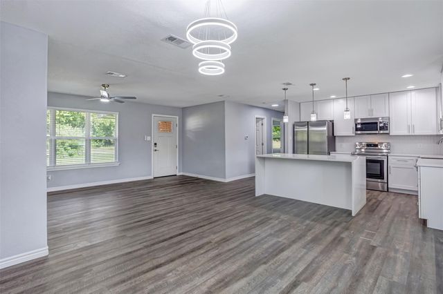 1708 Woodcrest DR, Granite Shoals, TX 78654