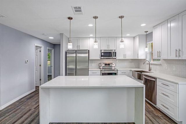 1708 Woodcrest DR, Granite Shoals, TX 78654