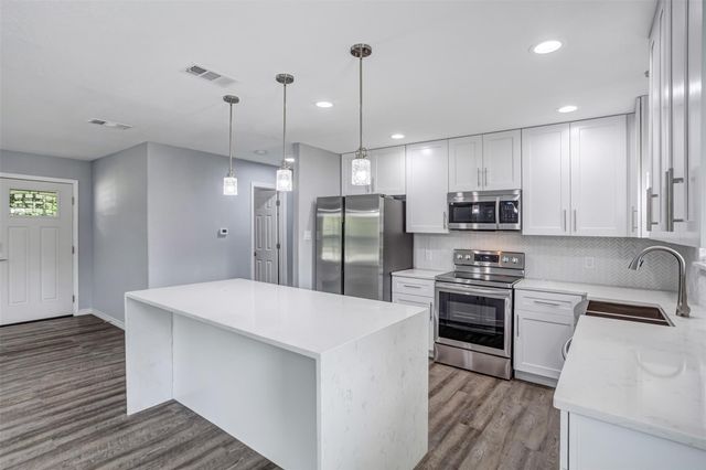 1708 Woodcrest DR, Granite Shoals, TX 78654