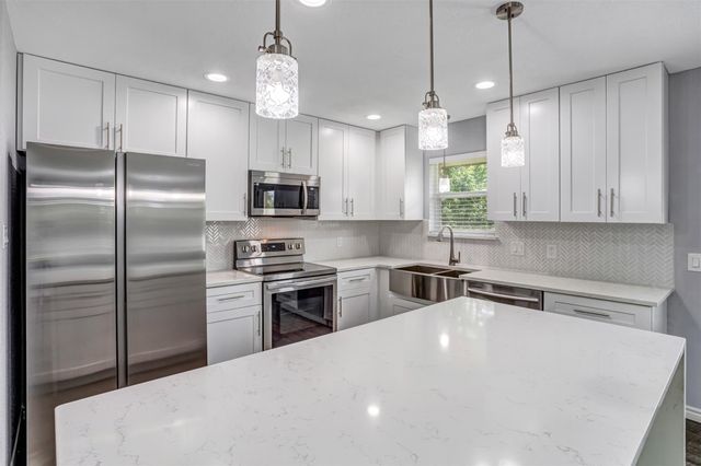 1708 Woodcrest DR, Granite Shoals, TX 78654