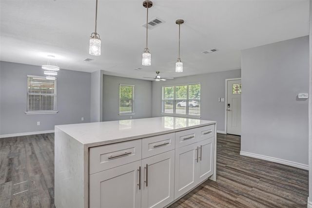 1708 Woodcrest DR, Granite Shoals, TX 78654