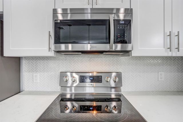 1708 Woodcrest DR, Granite Shoals, TX 78654