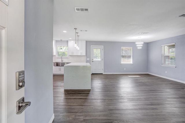 1708 Woodcrest DR, Granite Shoals, TX 78654
