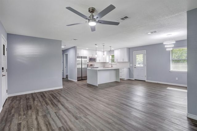 1708 Woodcrest DR, Granite Shoals, TX 78654