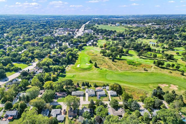 1418 Meadowbrook BOULEVARD, Mount Pleasant, WI 53405