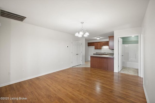 76 Quail Hollow Dr, Eminence, KY 40019