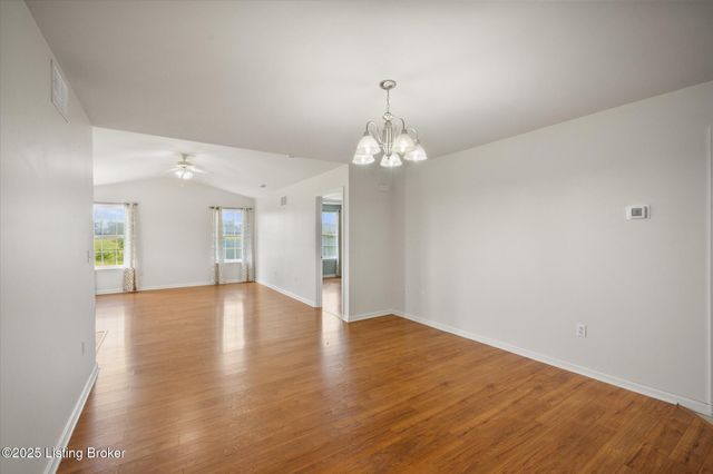 76 Quail Hollow Dr, Eminence, KY 40019