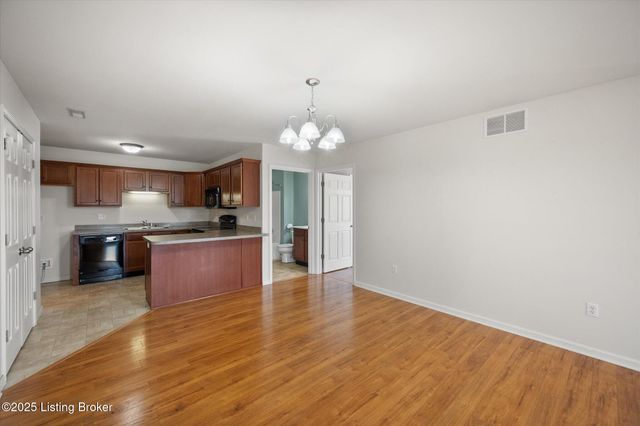 76 Quail Hollow Dr, Eminence, KY 40019