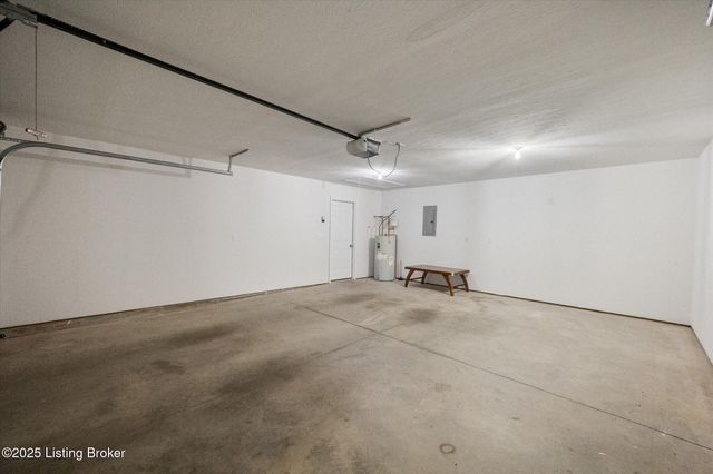 76 Quail Hollow Dr, Eminence, KY 40019