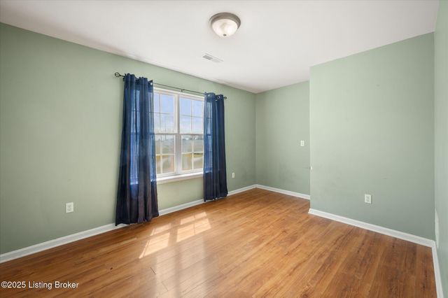 76 Quail Hollow Dr, Eminence, KY 40019