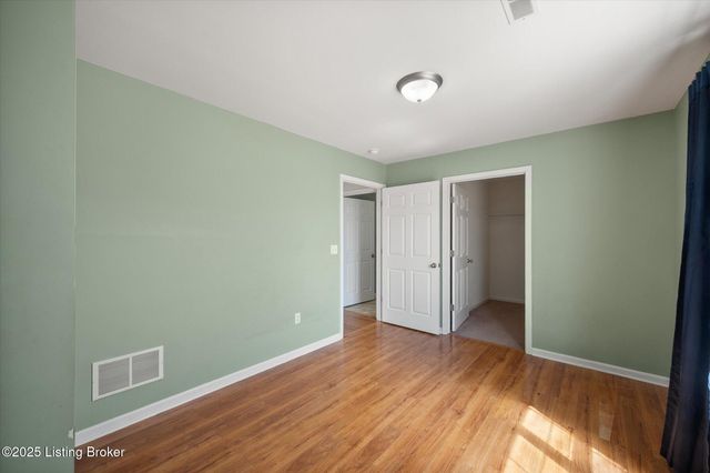 76 Quail Hollow Dr, Eminence, KY 40019