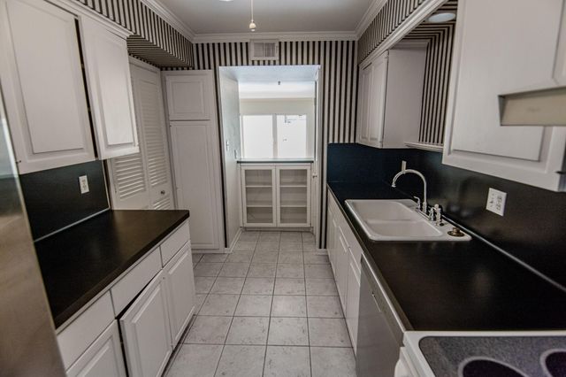 2031 Winrock Boulevard 162, Houston, TX 77057