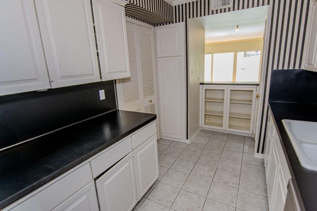 2031 Winrock Boulevard 162, Houston, TX 77057