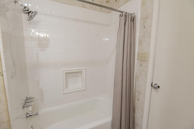 2031 Winrock Boulevard 162, Houston, TX 77057
