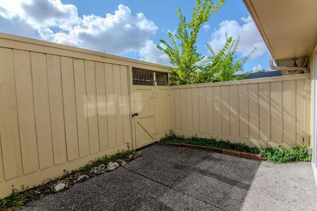 2031 Winrock Boulevard 162, Houston, TX 77057