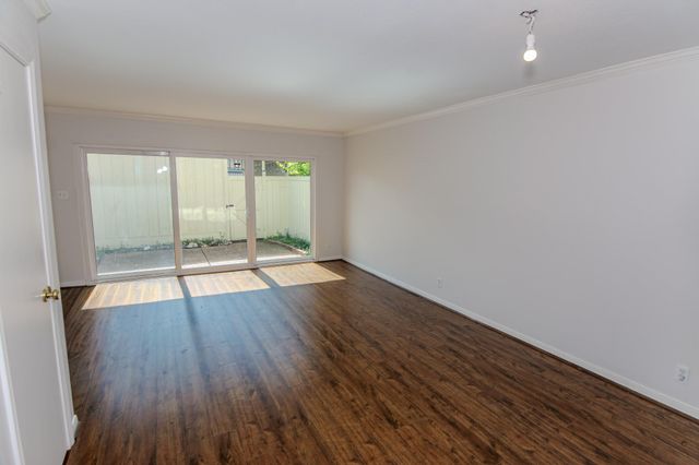 2031 Winrock Boulevard 162, Houston, TX 77057
