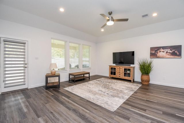 383 Westlake Terrace Drive, Conroe, TX 77304