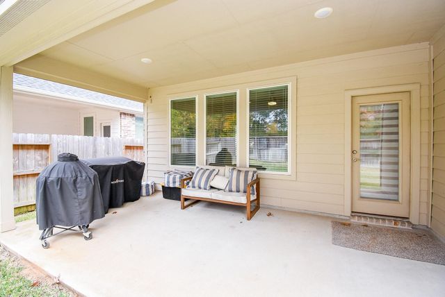 383 Westlake Terrace Drive, Conroe, TX 77304