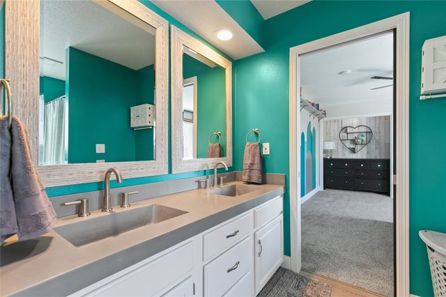 2716 Jordan Grove, West Des Moines, IA 50265