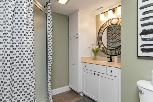 2716 Jordan Grove, West Des Moines, IA 50265