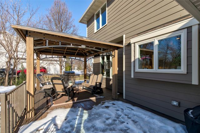 2716 Jordan Grove, West Des Moines, IA 50265