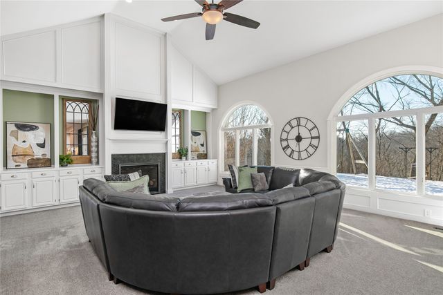 2716 Jordan Grove, West Des Moines, IA 50265