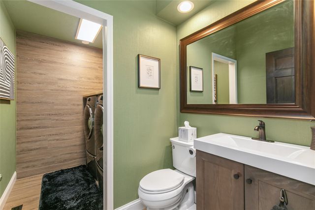 2716 Jordan Grove, West Des Moines, IA 50265