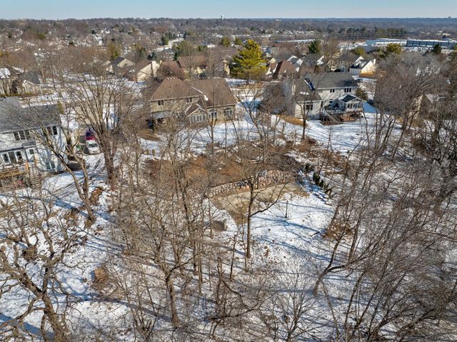 2716 Jordan Grove, West Des Moines, IA 50265