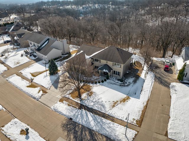 2716 Jordan Grove, West Des Moines, IA 50265