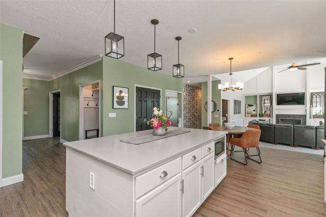 2716 Jordan Grove, West Des Moines, IA 50265