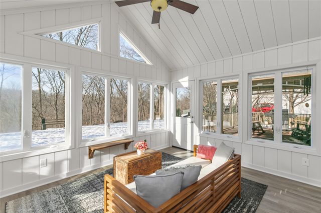 2716 Jordan Grove, West Des Moines, IA 50265