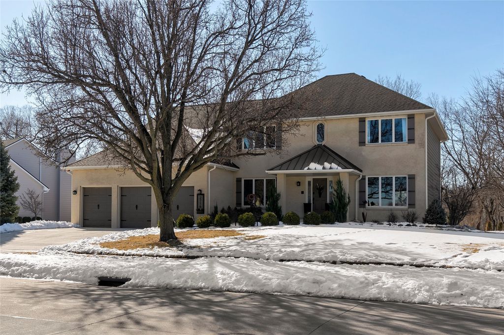 2716 Jordan Grove, West Des Moines, IA 50265