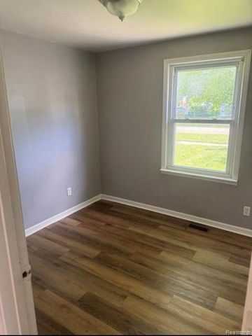 32605 Bock Street, Garden City, MI 48135