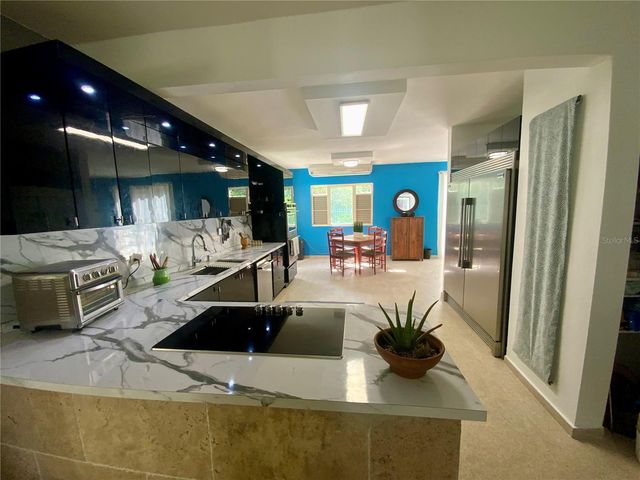 A 31-A. SUNSET HILLS, Guaynabo, PR 00971