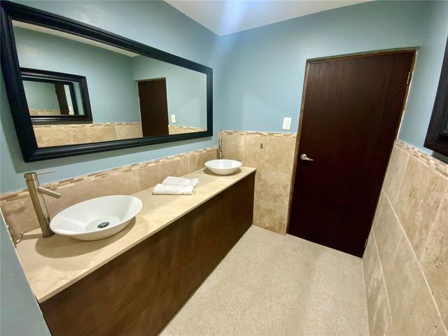 A 31-A. SUNSET HILLS, Guaynabo, PR 00971