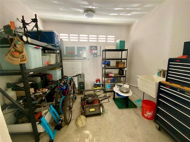 A 31-A. SUNSET HILLS, Guaynabo, PR 00971