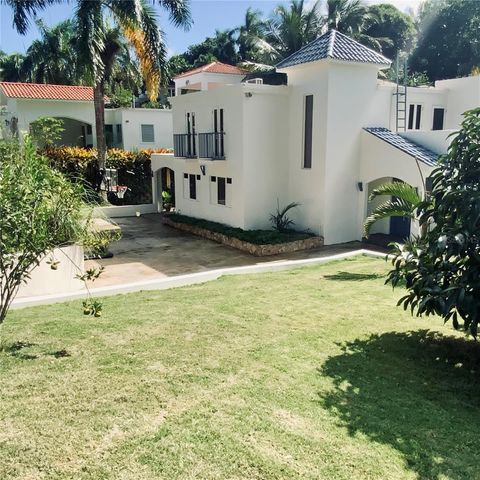 A 31-A. SUNSET HILLS, Guaynabo, PR 00971