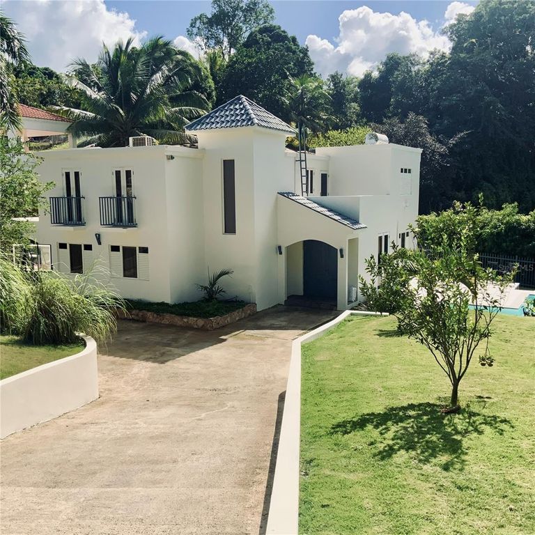 A 31-A. SUNSET HILLS, Guaynabo, PR 00971