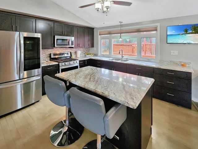 2 Parker Ter, Freetown, MA 02717