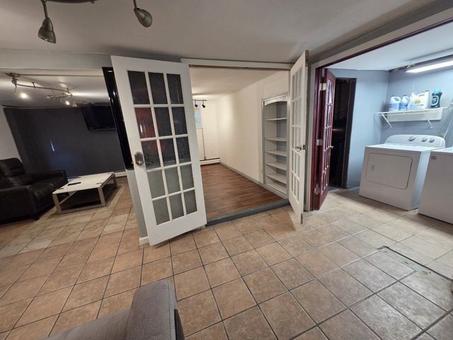 2 Parker Ter, Freetown, MA 02717