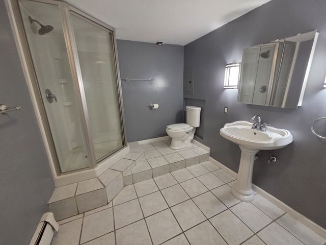 2 Parker Ter, Freetown, MA 02717