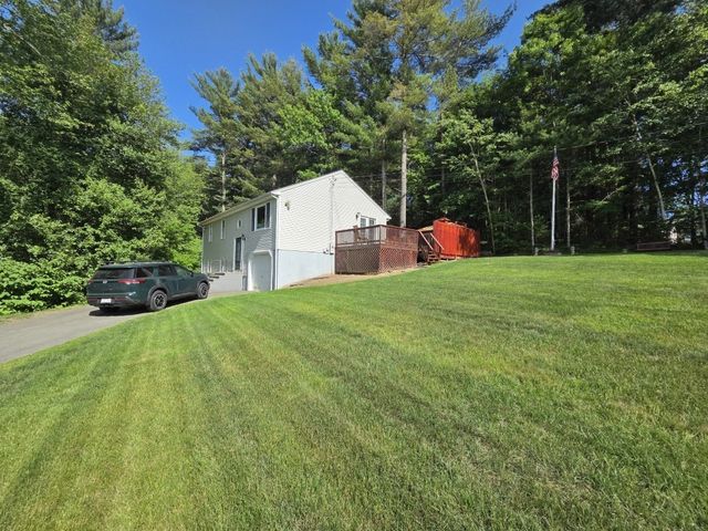 2 Parker Ter, Freetown, MA 02717