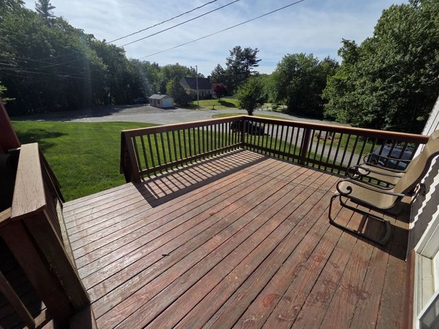 2 Parker Ter, Freetown, MA 02717