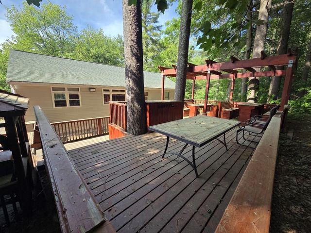 2 Parker Ter, Freetown, MA 02717